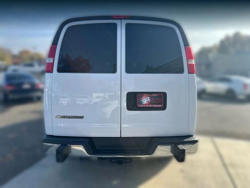 Used 2019 Chevrolet Express 2500 w/ Driver Convenience Package image 5