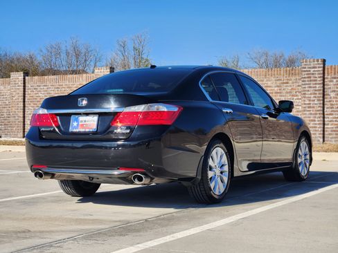 Used 2015 Honda Accord Touring image 6