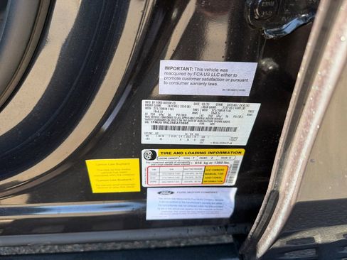 Used 2025 Ford Expedition Tremor AWD/4WD image 38