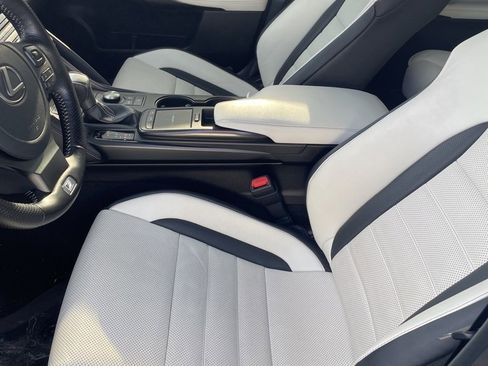 Used 2022 Lexus IS 350 F Sport image 9