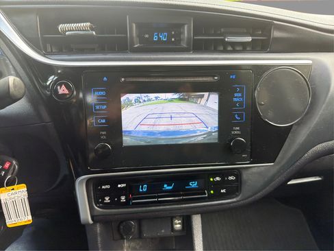Used 2017 Toyota Corolla LE FWD image 30