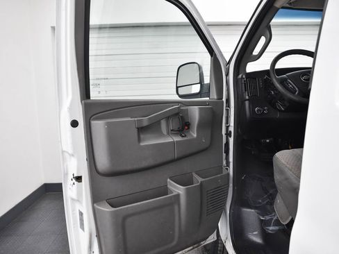 Used 2018 Chevrolet Express 3500 LT w/ LT Preferred Equipment Group image 11