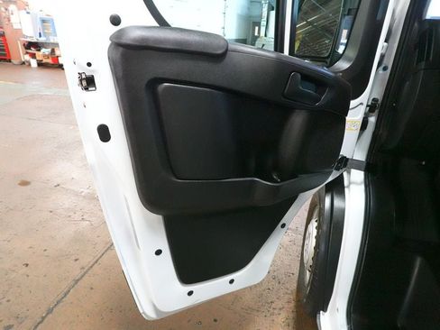 Used 2025 RAM ProMaster 2500 w/ Convenience Group FWD image 19