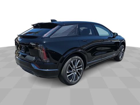 Used 2026 Cadillac Optiq Sport 2 RWD image 8