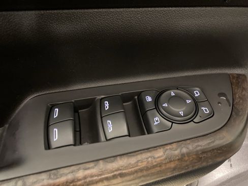 Used 2021 GMC Acadia Denali w/ Denali Ultimate Package image 25