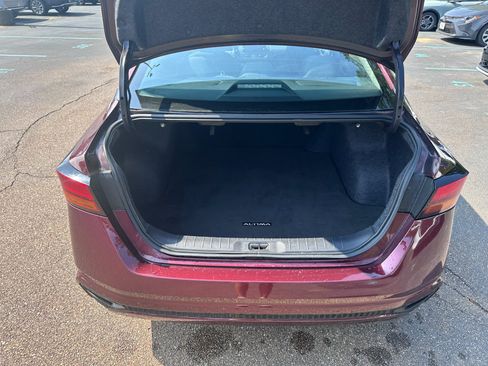 Used 2025 Nissan Altima 2.5 SV FWD image 23