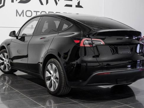 Used 2021 Tesla Model Y Long Range image 14