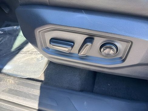 Used 2023 Toyota Tundra Limited image 10