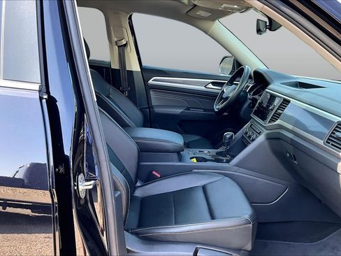 Used 2021 Volkswagen Atlas SE w/ Panoramic Sunroof Package FWD image 9