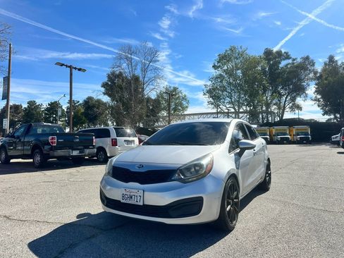 Used 2013 Kia Rio LX w/ PWR Pkg image 2