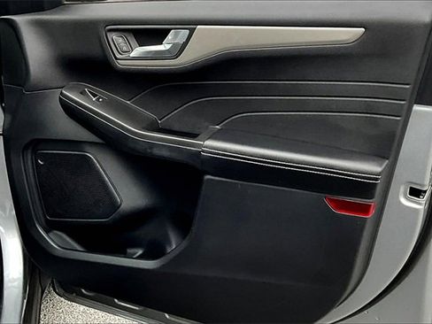 Used 2021 Ford Escape SE image 19