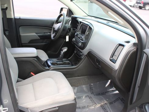 Used 2022 Chevrolet Colorado W/T AWD/4WD image 22
