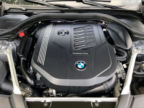 Used 2022 BMW 540i xDrive w/ M Sport Package AWD/4WD image 32