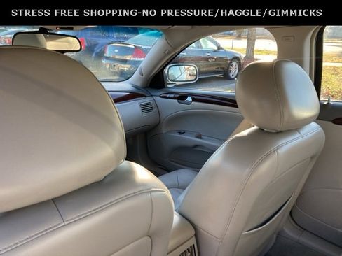 Used 2011 Buick Lucerne CXL image 27