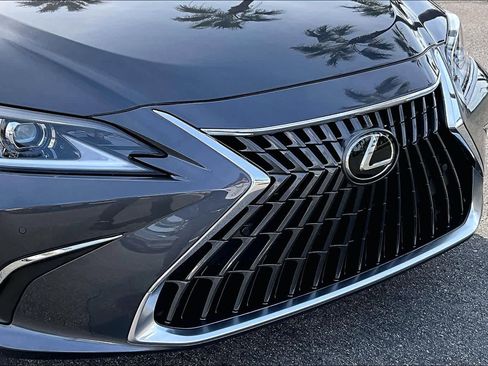 Used 2024 Lexus ES 350 w/ Premium Package image 28