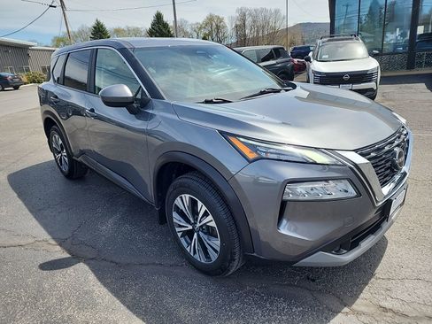 Used 2023 Nissan Rogue SV AWD/4WD image 2
