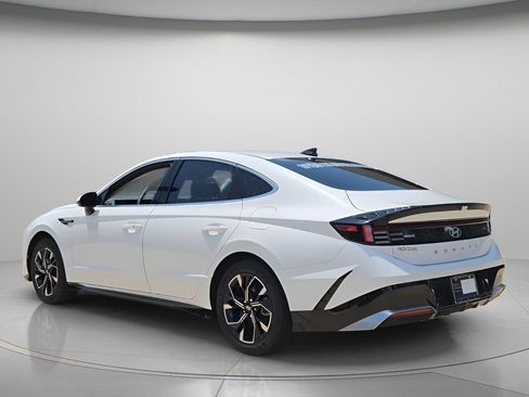 Used 2025 Hyundai Sonata SEL FWD image 6