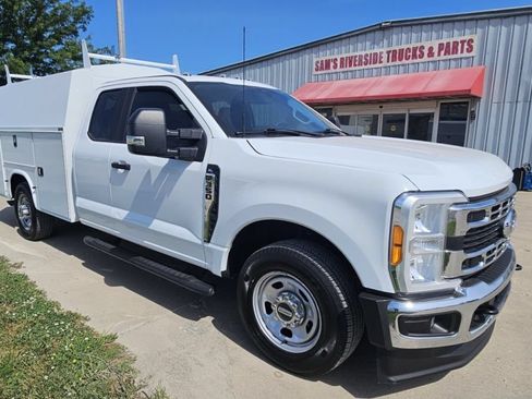Used 2023 Ford F350 XL w/ XL Chrome Package RWD image 3