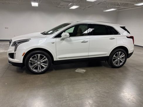 New 2025 Cadillac XT5 Premium Luxury w/ LPO, Floor Liner Package image 8