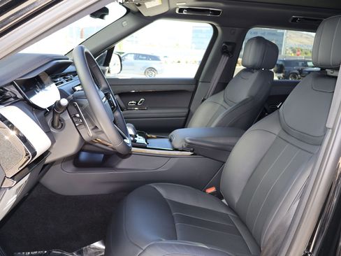 Certified 2025 Land Rover Range Rover Sport SE AWD/4WD image 23
