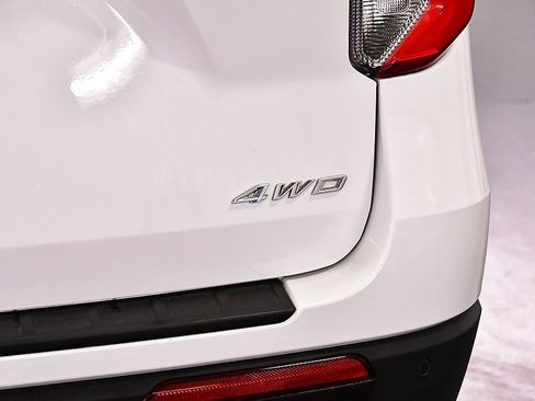 Used 2024 Ford Explorer XLT w/ Class IV Trailer Tow Package image 12