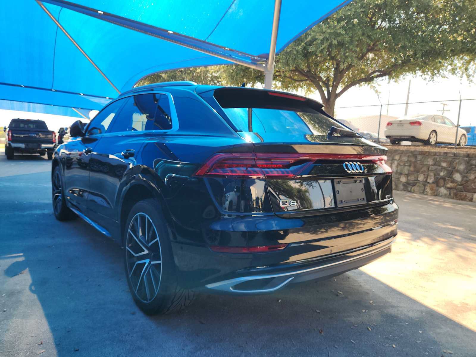 Used 2022 Audi Q8 Premium w/ Convenience Package AWD/4WD image 3