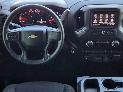 Used 2025 Chevrolet Silverado 2500 Custom w/ Custom Value Package image 28