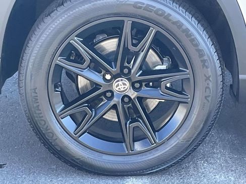 Used 2025 Toyota Grand Highlander AWD image 13