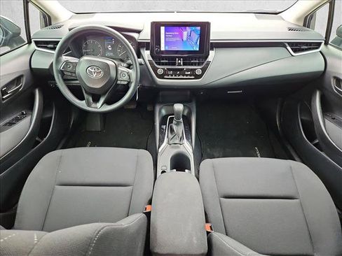 Used 2025 Toyota Corolla LE FWD image 17