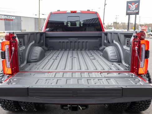 Used 2025 Ford F450 Platinum w/ Platinum Plus Package image 16