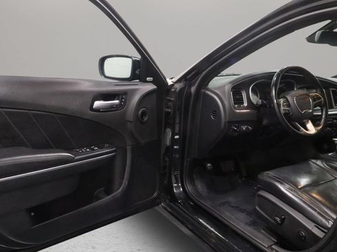 Used 2016 Dodge Charger SXT w/ AWD Plus Group image 9