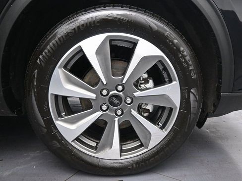 Used 2025 Ford Escape Platinum image 33