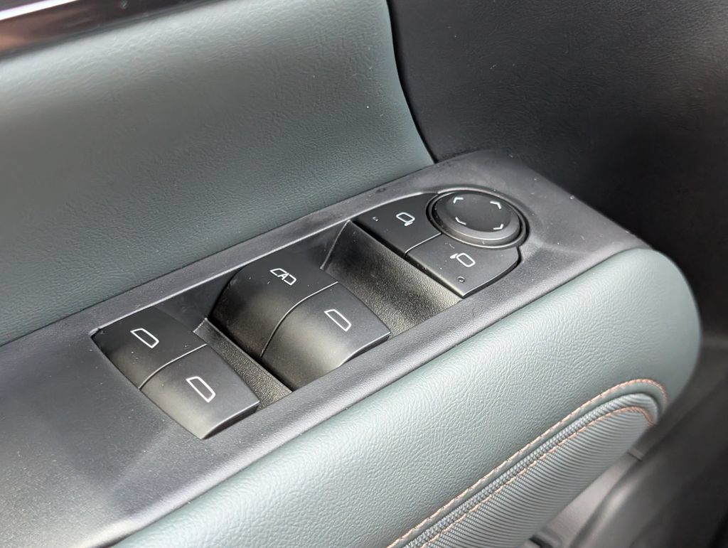 Used 2026 GMC Terrain AT4 AWD/4WD image 17