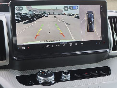 Used 2025 Ford Expedition Active image 20