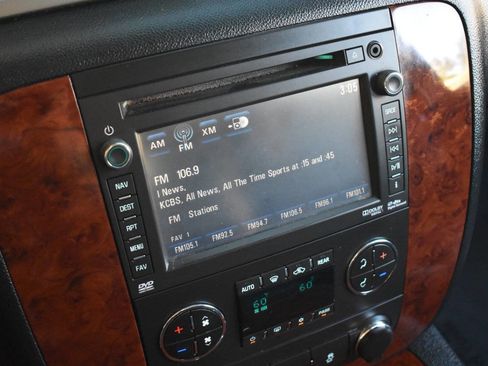 Used 2012 Chevrolet Tahoe LTZ image 29