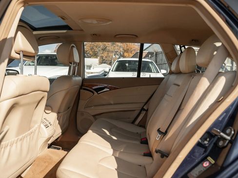 Used 2009 Mercedes-Benz E 350 4MATIC Wagon image 8