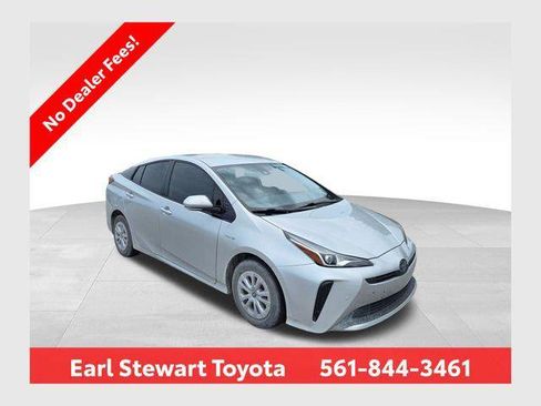 Certified 2020 Toyota Prius LE FWD image 1