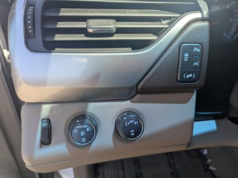 Used 2019 Chevrolet Tahoe LT AWD/4WD image 17