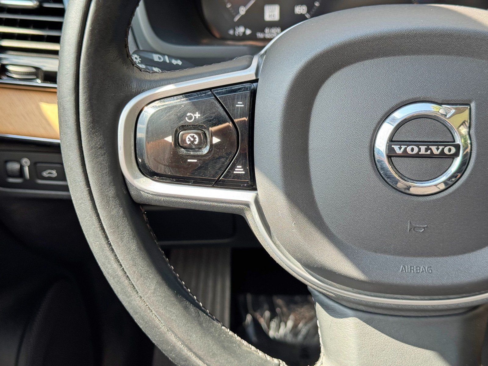 Used 2021 Volvo XC90 T8 Inscription Expression w/ Advanced Package AWD/4WD image 19