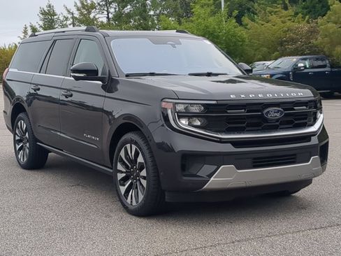 Certified 2025 Ford Expedition Max Platinum w/ Driver's Package AWD/4WD image 1