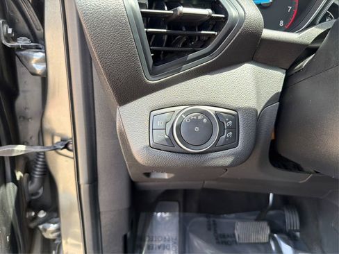 Used 2018 Ford Escape SE w/ SE Sync 3 Package AWD/4WD image 18