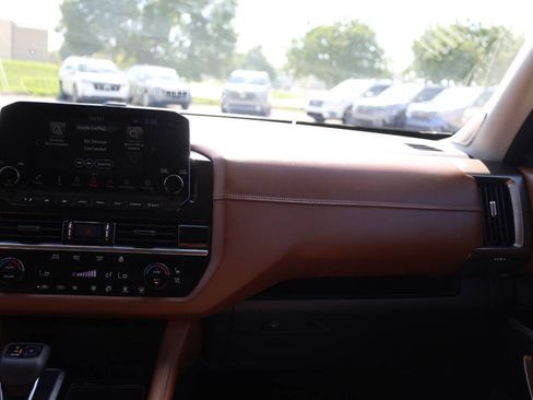 Used 2022 Nissan Pathfinder Platinum w/ Cargo Package AWD/4WD image 26