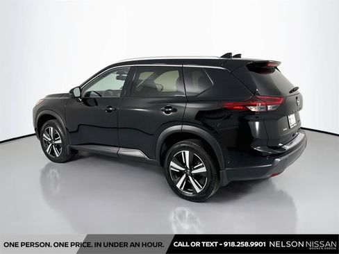 Certified 2025 Nissan Rogue SL w/ Tech Package AWD/4WD image 7