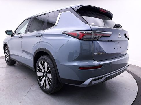 New 2026 Mitsubishi Outlander SE FWD image 4