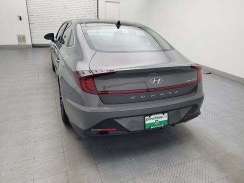 Used 2022 Hyundai Sonata Limited w/ Preferred Accessory Package FWD image 6
