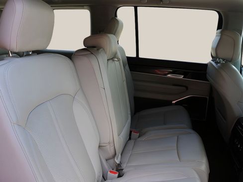 Used 2024 Jeep Wagoneer 2WD w/ Premium Group I image 19