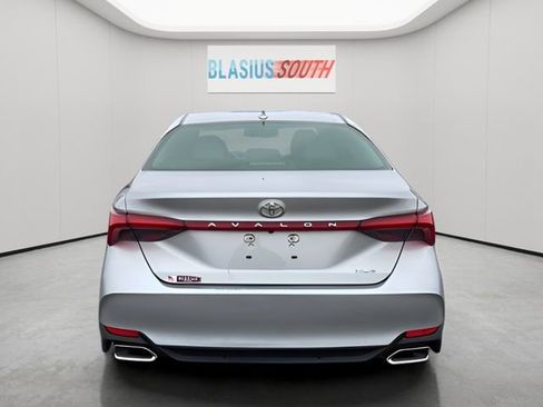 Used 2021 Toyota Avalon XLE image 4