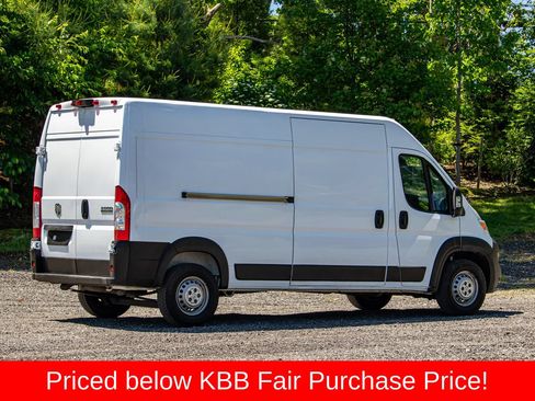 Used 2024 RAM ProMaster 2500 w/ Convenience Group FWD image 9