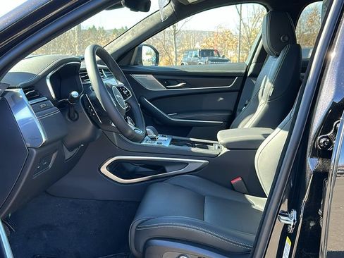 Used 2026 Jaguar F-PACE R-Dynamic S AWD/4WD image 11
