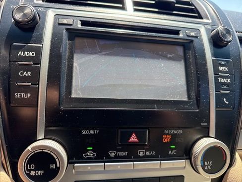 Used 2014 Toyota Camry LE w/ Moonroof Package FWD image 15